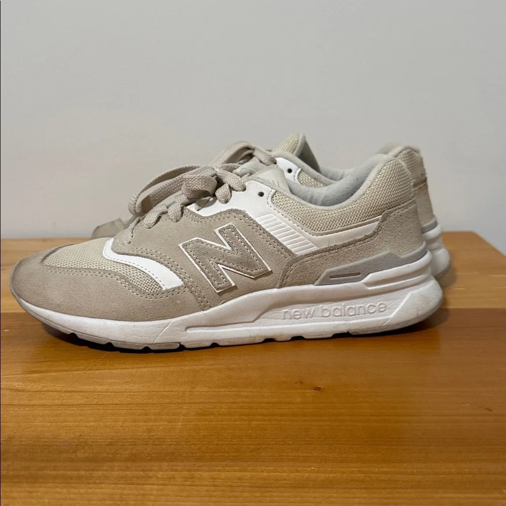 Women’s New Balance 997H Sneakers